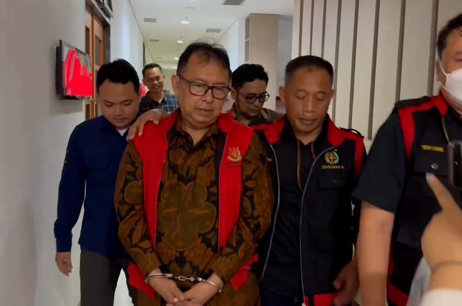 Mantan Sekda Bandung Terseret Kasus Korupsi Aset Kebun Binatang, Kejati Jabar Tahan Yossi Irianto!
