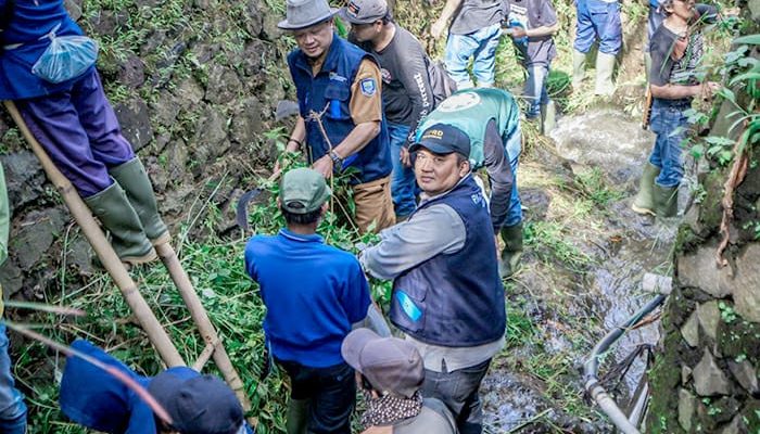 Padat Karya 2025 Resmi Bergulir: Warga Cibiru Diajak Peduli Lingkungan, Cegah Bencana Sejak Dini