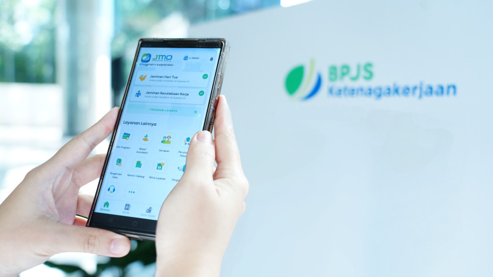 Klaim JHT BPJS Ketenagakerjaan hingga Rp15 juta kini bisa via aplikasi JMO tanpa antre, cepat, dan praktis langsung dari ponsel.