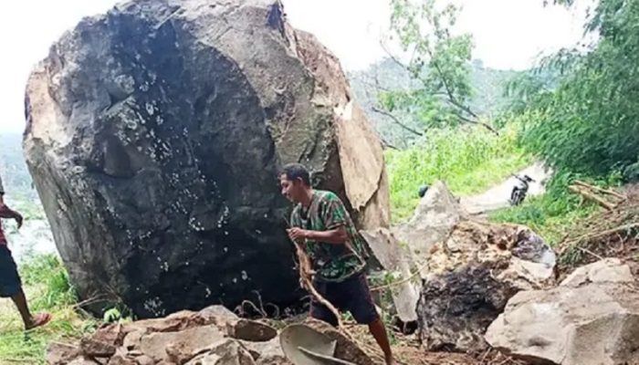 Ini Kronologi Batu Besar Hantam Rumah Janda di Padaherang Pangandaran