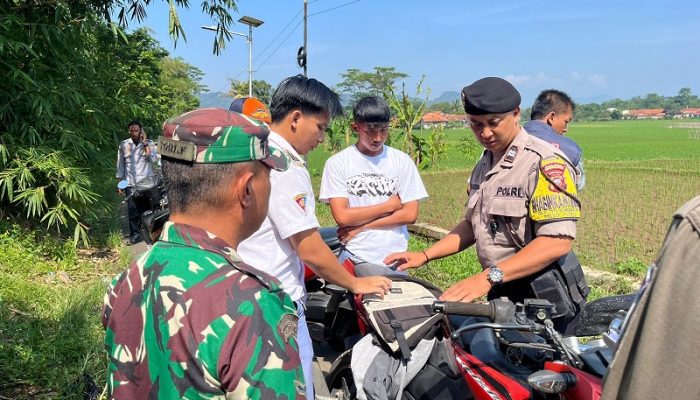 Patroli Gabungan Tertibkan Pelajar Bolos di Plered Purwakarta