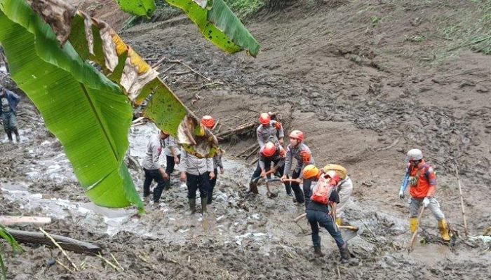 Hari Ketiga Pencarian, Korban Longsor di Lembang Belum Ditemukan