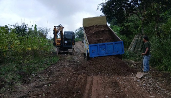 PLN Perbaiki Jalan di Sekitar Proyek PLTA UCPS Jelang Hari Lahir Pancasila