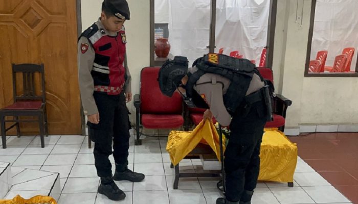 Polres Purwakarta Sterilisasi Gereja Jelang Kenaikan Isa Almasih 2025