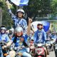 Bobotoh melakukan konvoi kemenangan Persib Bandung.
