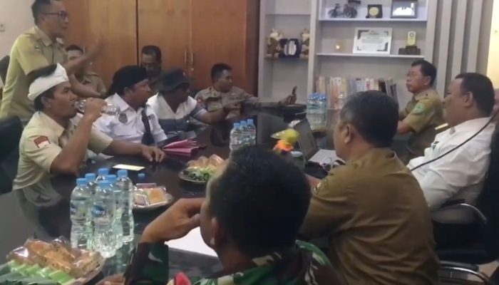 Belasan Kades di Majalengka Geruduk SMAN Jatitujuh, Protes Penerimaan Siswa Baru
