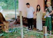 Berbagi Kebahagiaan Idul Adha, PT NGU Salurkan Lima Sapi Kurban