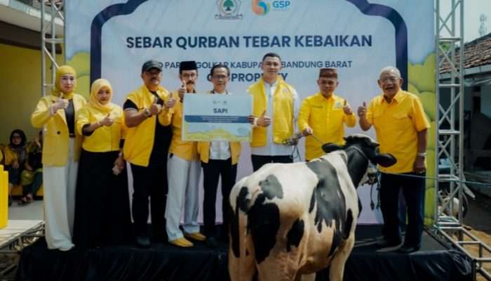 CEO GSP Properti Ariansyah Salurkan Puluhan Hewan Kurban di Bandung Barat Lewat Golkar