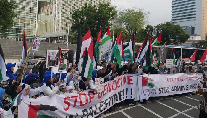 FPN Geruduk Kedubes AS Serukan Stop Genocide, Stop Arming Israel!