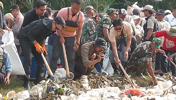 Hari Lingkungan Hidup 2025, Bupati Cianjur Ajak Warga Bersihkan Sungai dan Tanam Pohon