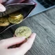 Cara nabung Bitcoin dengan modal kecil secara rutin, aman, dan bijak lewat strategi DCA tanpa harus khawatir fluktuasi pasar