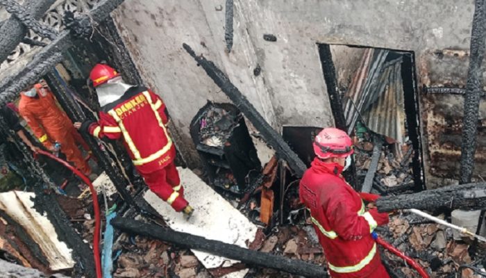 Kebakaran di Sayang Cianjur Hanguskan Rumah Warga, Kerugian Capai Rp300 Juta