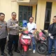 Polres Purwakarta berhasil kembalikan motor curian milik warga Tegalsari. Curanmor diungkap, motor hilang diserahkan ke pemilik.