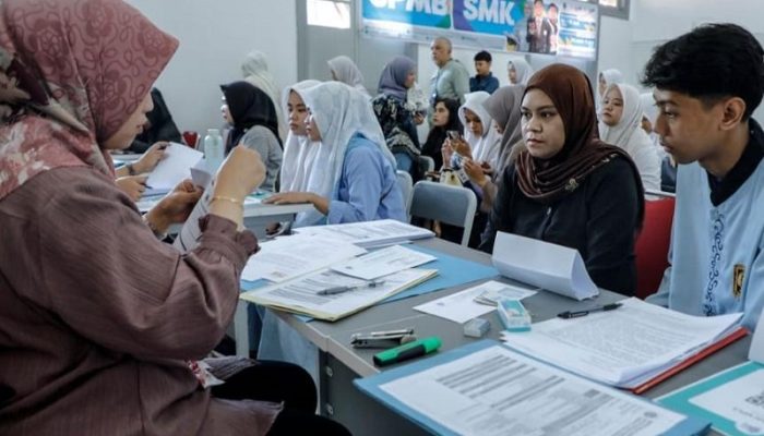 SPMB Tahap 2 Berjalan Lancar, Disdik Jabar Terapkan Tes Terstandar CAT dan Antisipasi Kecurangan