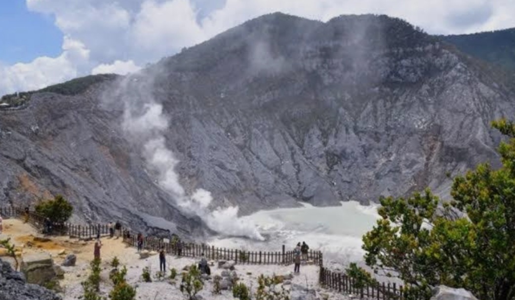 Gunung Tangkuban Parahu