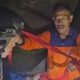 Tim SAR berupaya mengevakuasi peziarah yang terjebak di Gua Naga Mas Kuningan