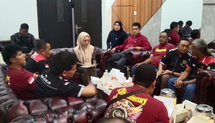Sopir Truk Engkel Cianjur Ngadu ke DPRD, Harga Pasir Melambung Tak Terkendali