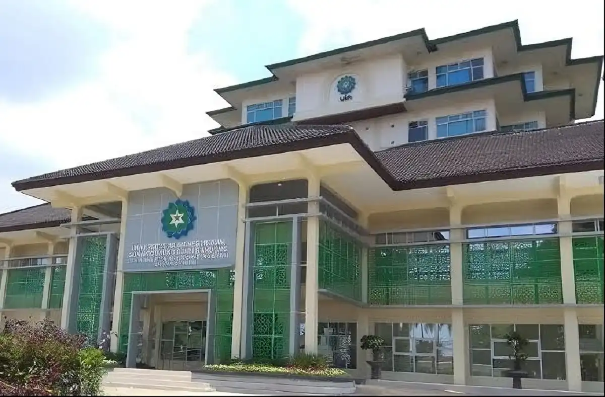 UIN Bandung fasilitasi peserta difabel di UM-PTKIN 2025 dengan layanan inklusif dan ramah disabilitas. Komitmen nyata pendidikan untuk semua