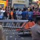 Aksi unjuk rasa para sopir truk di depan Pemkab Subang