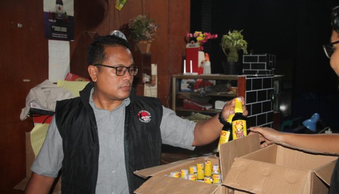 Tak Hanya Narkoba, Polisi Temukan Senjata Api saat Razia Tempat Hiburan Malam di Purwakarta