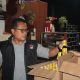 Petugas Polres Purwakarta menyita ratusan botol miras saat razia tempat hiburan malam