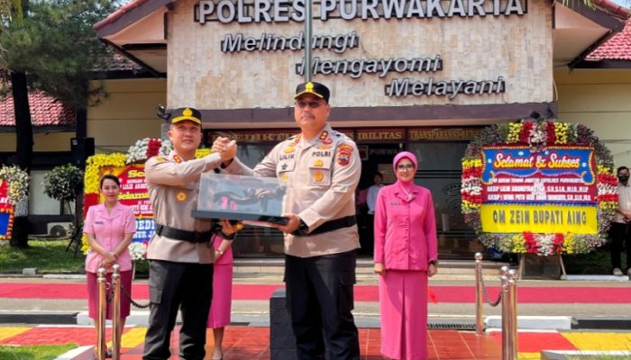 Serah Terima Kapolres Purwakarta: AKBP Lilik Digantikan AKBP I Dewa Putu Anom