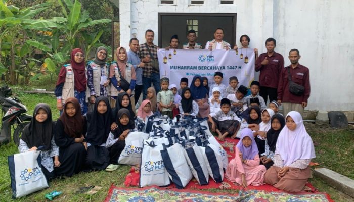 PLN UIP JBT Beri Santunan dan Edukasi Moral untuk Santri Yatim di Cirebon