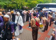 Kepulangan Haru Jemaah Haji Kloter Terakhir Disambut Meriah di Purwakarta