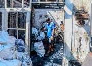 Erwin Janji Perbaiki Rumah Korban Kebakaran di Cikutra Bandung