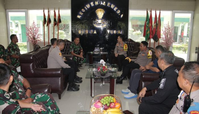 Bahas Pengamanan Wilayah, Kapolres Purwakarta Temui Danmen Armed 1 Kostrad