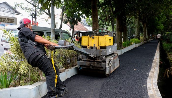 Trotoar Percontohan: Inklusif dan Multifungsi di Taman Lalu Lintas Rampung Pekan Depan