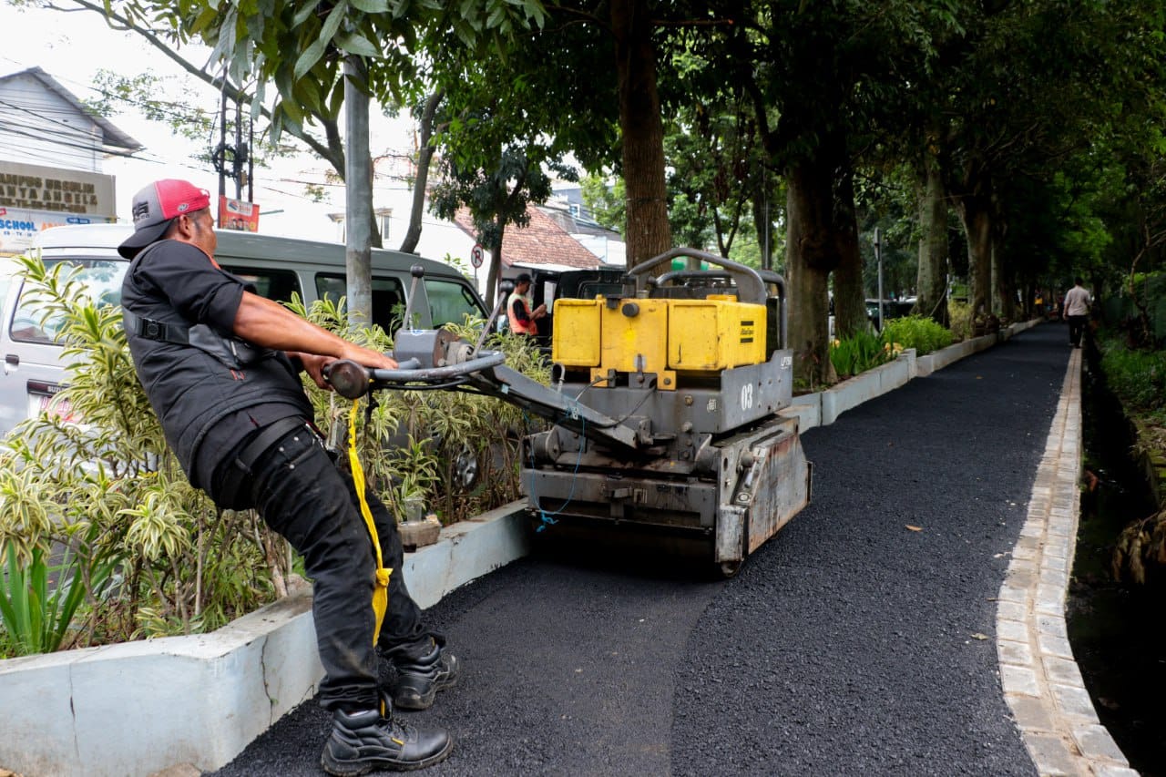 Trotoar Percontohan: Inklusif dan Multifungsi di Taman Lalu Lintas Rampung Pekan Depan