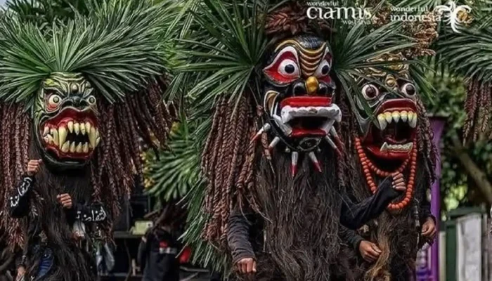 Bebegig Ciamis Meriahkan Hari Jadi Purwakarta 2025, Simbol Penjaga Alam dan Persatuan