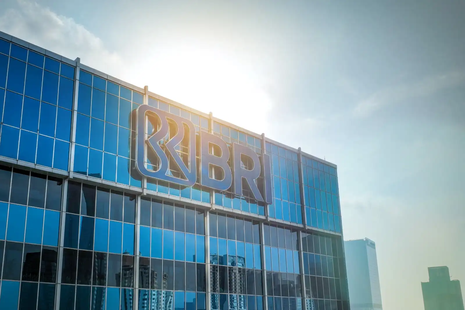Gedung Kantor Pusat BRI yang tersorot dalam kasus dugaan korupsi pengadaan mesin EDC (korupsi EDC BRI) senilai triliunan rupiah.