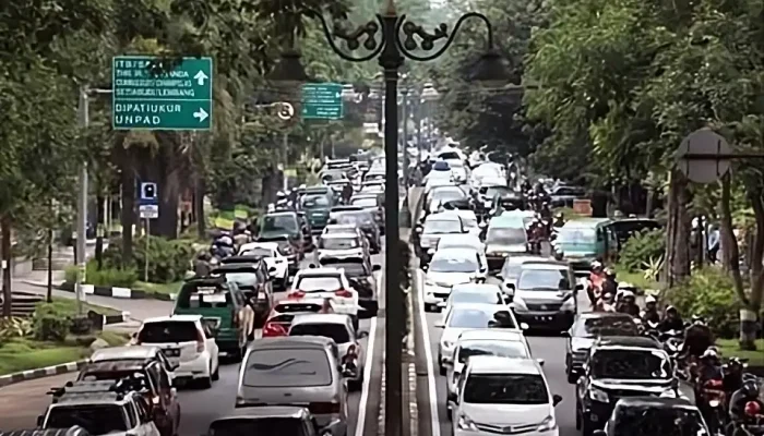 Farhan Malu Bandung Jadi Kota Termacet, Siap Ubah Sistem Angkot