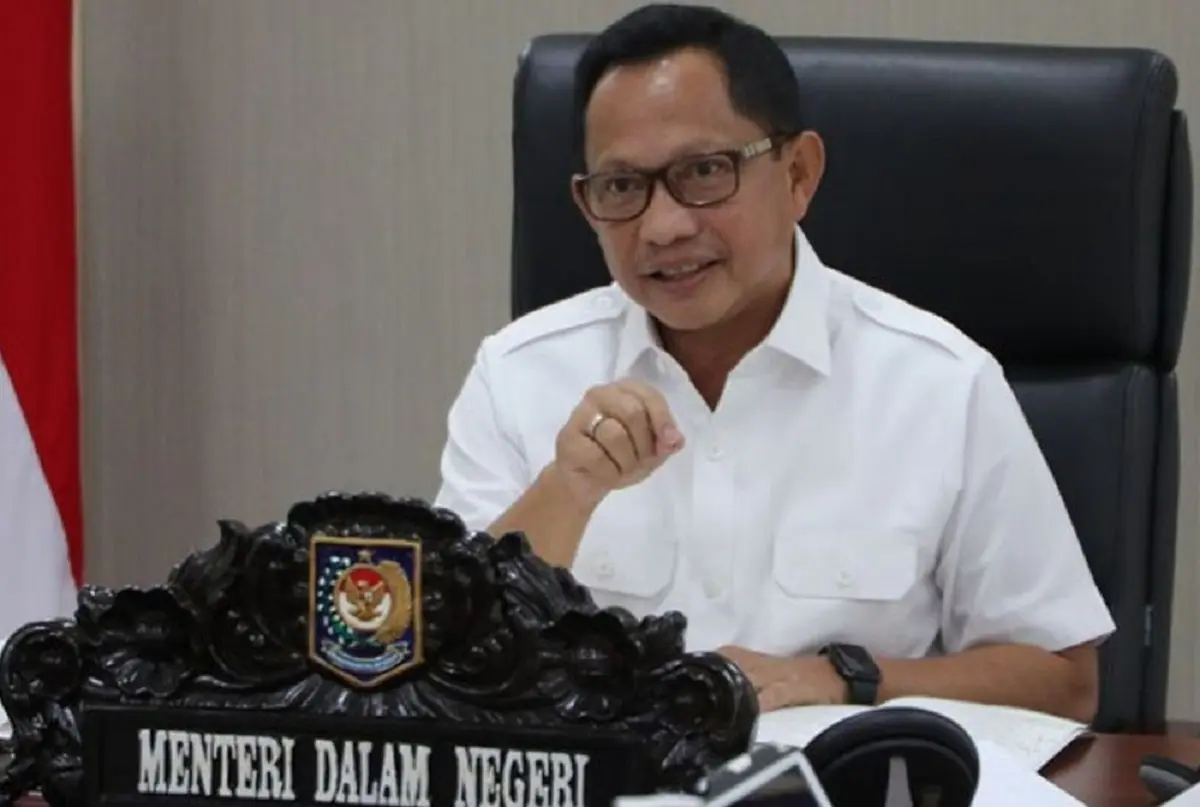 Mendagri Tito Karnavian saat memberikan arahan percepatan program Makan Bergizi Gratis secara virtual dari Jakarta.
