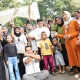 Warga Purwakarta antusias mengikuti Gerakan Ngosrek dalam rangka Hari Jadi Purwakarta 2025, dipimpin langsung oleh Bupati Om Zein.