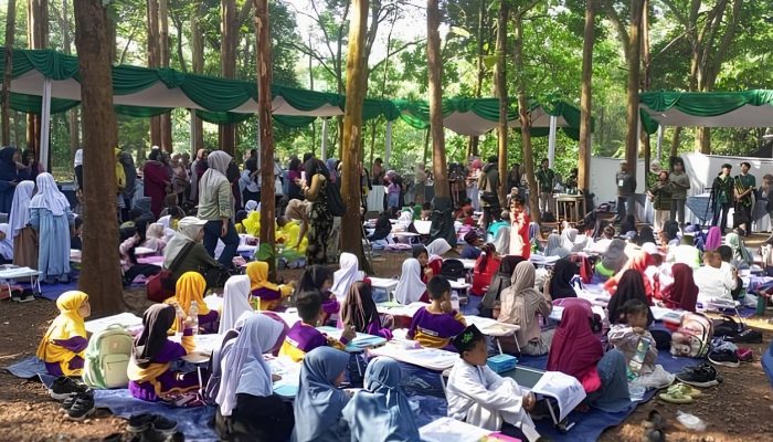Lewat Pasar Leuweung Purwakarta, Anak-anak Dikenalkan Pentingnya Kelestarian Hutan