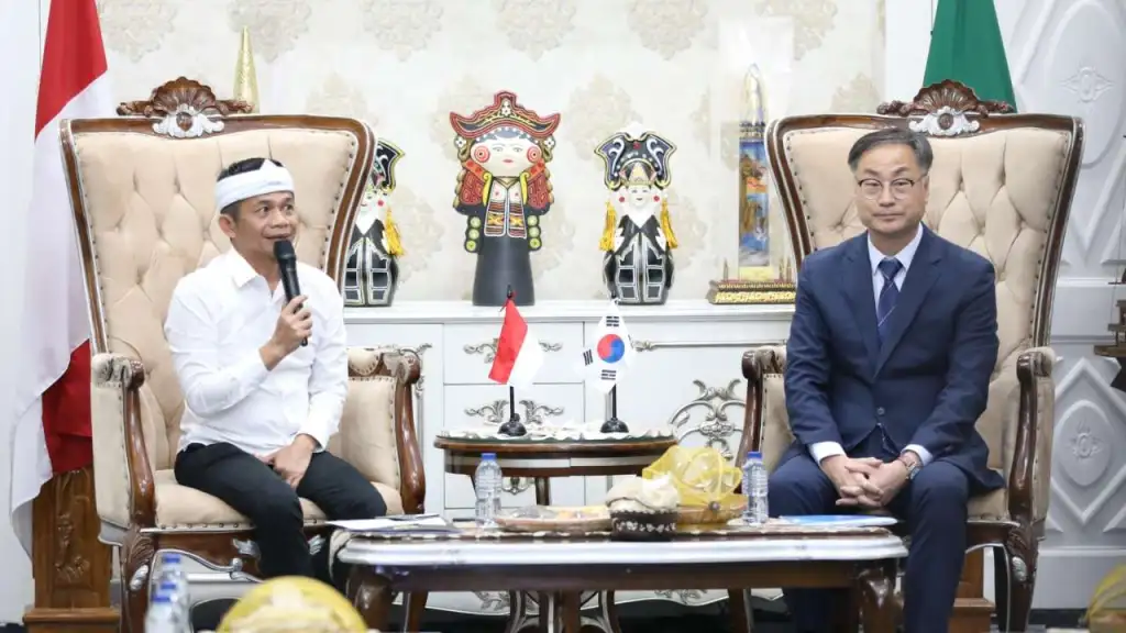 Pertemuan Bupati Purwakarta Om Zein dan Bupati Gurye bahas kerja sama Sister City di sektor pertanian dan pariwisata.