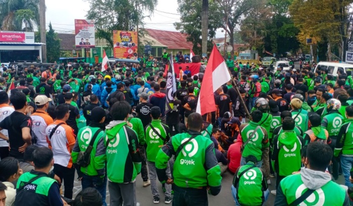 Unjuk rasa ribuan ojol di Kabupaten Garut