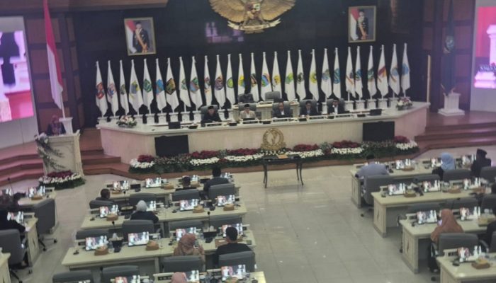 Fraksi PDI Perjuangan Walk Out: Boikot APBD Perubahan Jabar 2025 Usai Anggaran Pesantren Dihapus