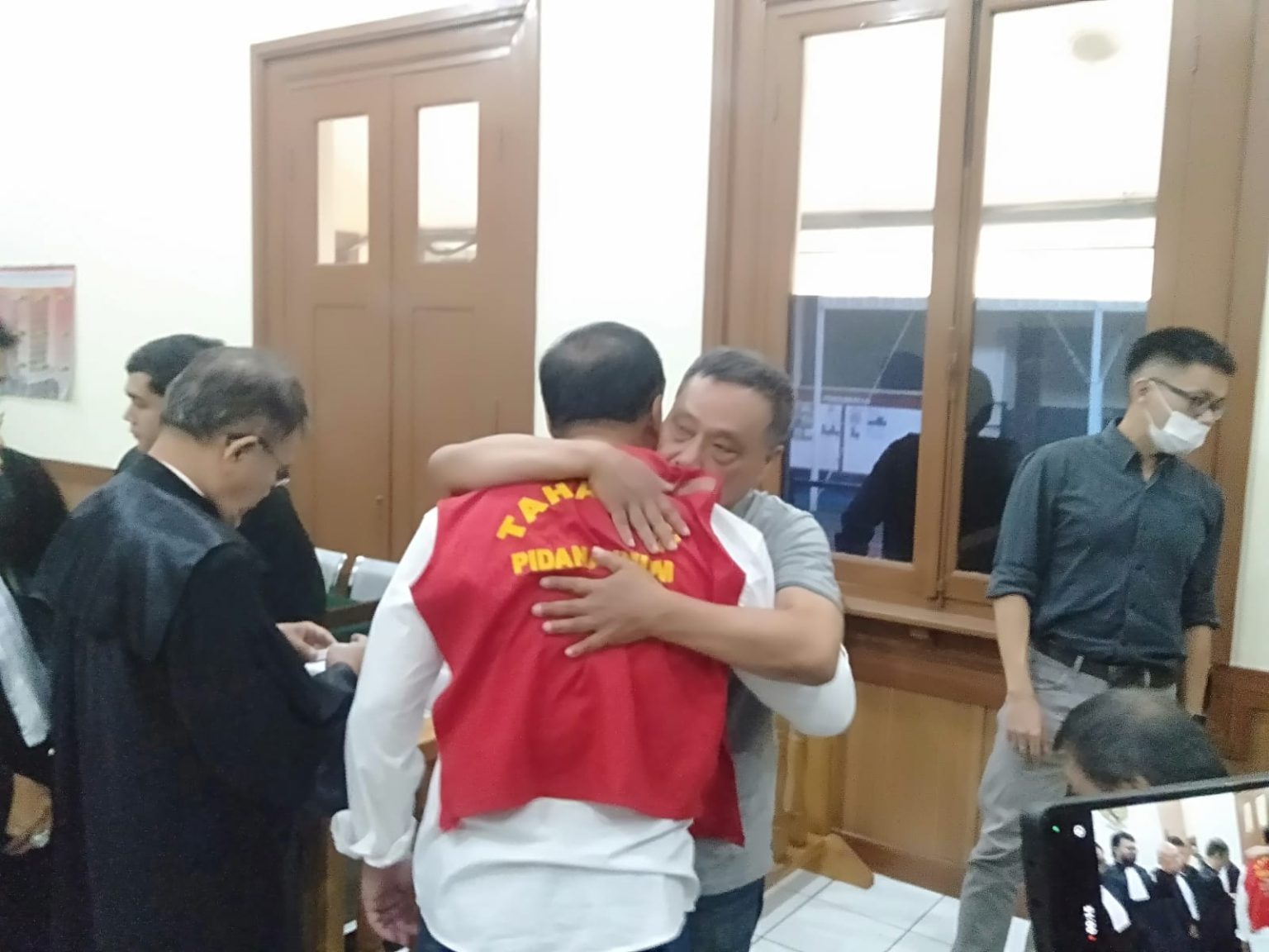 Vonis Lepas Miming Theniko Aneh! Jaksa Kasasi, Korban Segera Laporkan 3 Hakim ke MA, KY, dan Mabes Polri