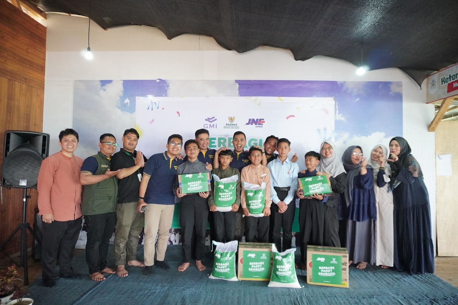 BAZNAS Jabar Rayakan Hari Anak Nasional 2025 dengan Bantuan Sembako, 600 Kg Beras, dan Sedekah Gizi