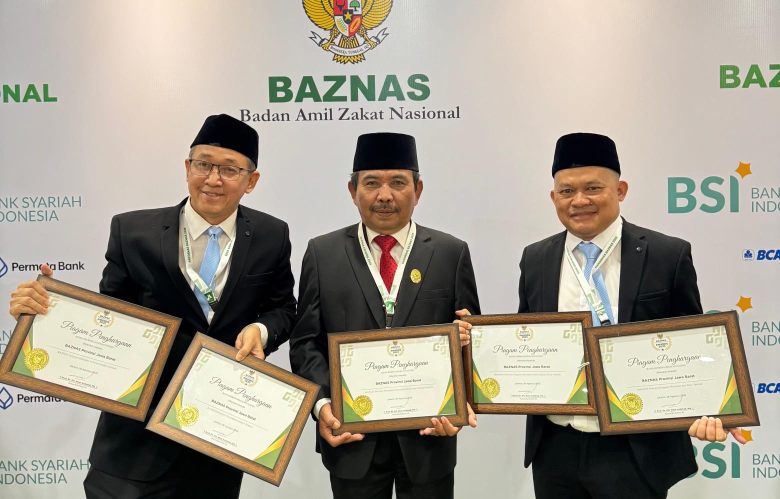 BAZNAS Jabar Raih 5 Penghargaan di BAZNAS Award 2025, Bukti Komitmen Pemberdayaan Umat