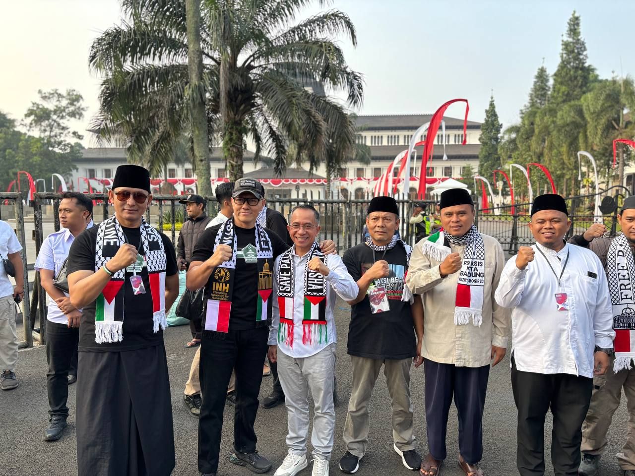 Ribuan Warga Bandung Gelar Aksi Bela Palestina, DPRD Turun Orasi