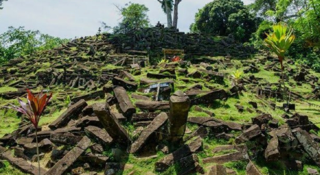 Situs Gunung Padang di Kabupaten Cianjur.