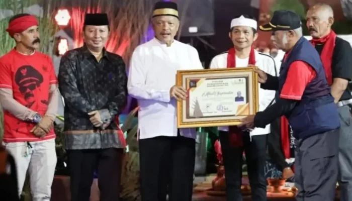 Puluhan Tahun Mengabdi Tanpa Pamrih, Ini Apresiasi untuk Warga Wanayasa Purwakarta