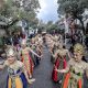 Bandung Tuan Rumah Kirab Budaya HUT ke-80 Jabar, Ribuan Warga Padati Jalan Ikonik