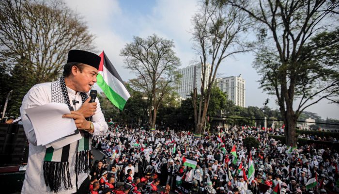 Wakil Wali Kota Erwin Kobarkan Semangat Anti-Penjajahan di Aksi Bela Palestina Bandung