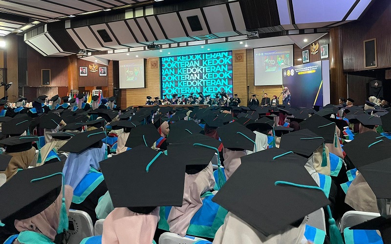 Wisuda Unisba